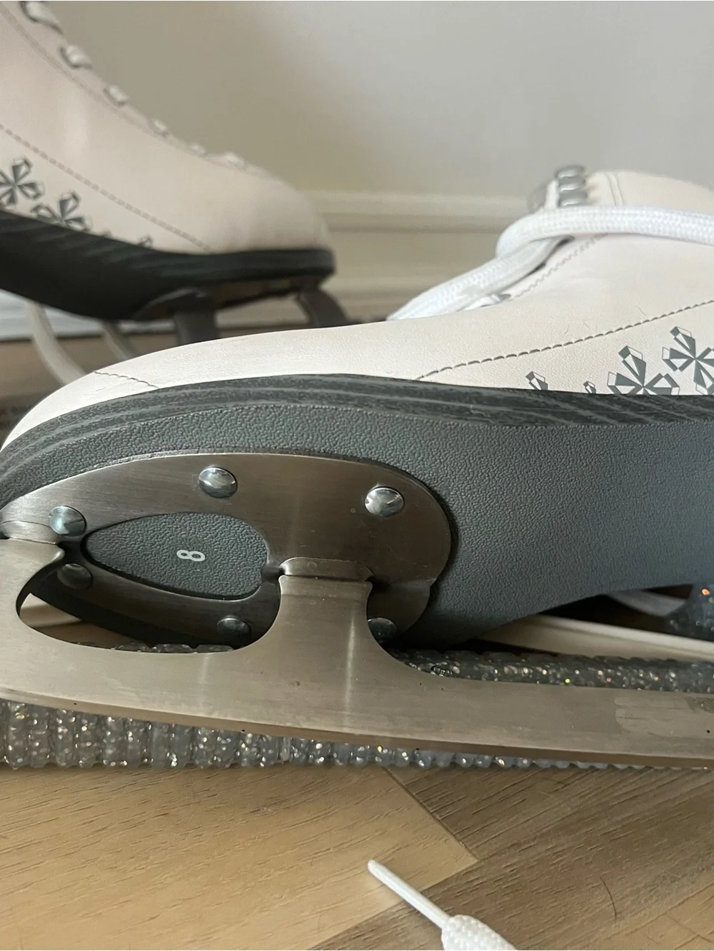 Bladerunner Aurora White Women's Figure Ice Skates Classic Size US 8 UK 6 EU 39